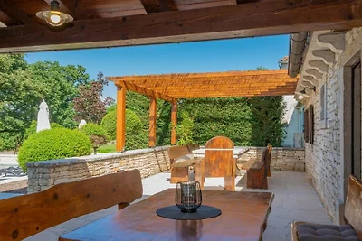 Ferienhaus in Žminj mit Schwimmbecken