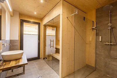 Attraktives Ferienhaus mit Pool
