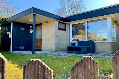 Bungalow in Sint Maartenszee am Strand