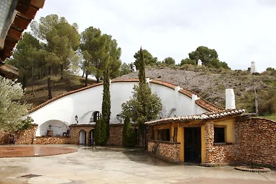 Casa rurale in grotta con piscina