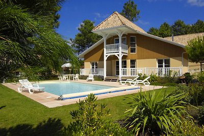Luxuriöse Villa mit privatem Pool 2,2 km vom ...