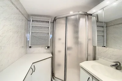 Erdgeschosswohnung in der Nähe der Ufermauer