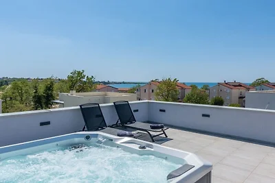 Villa in Novigrad met zwembad