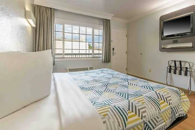 1 Kingsize-Bett | Rauchen,...