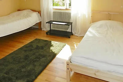 3 persone case ad LYSEKIL