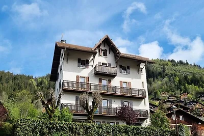 4 camere per 9 persone