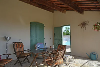 Villa semplicistica a Barjac con piscina