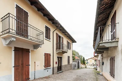 Auffallendes Ferienhaus in Albugnano mit...
