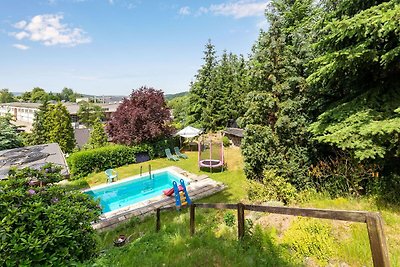 Wohnung in Dresden mit Pool im Garten