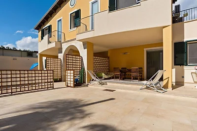 Appartamento vicino al mare con patio