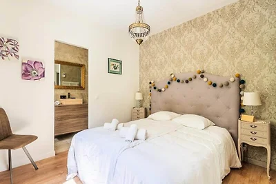 Villa in Toulon mit Pool und Waldblick