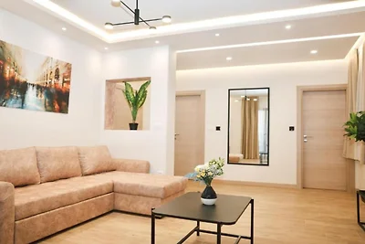 Deluxe One Bedroom Apartment with Terrace