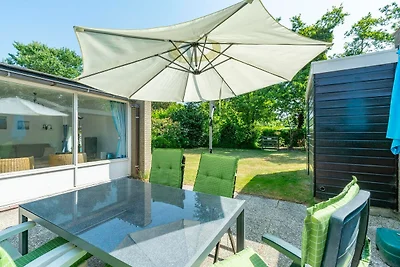 Bungalow in Sint Maartenszee am Strand