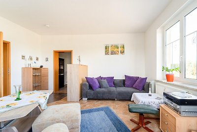 Ferienwohnung In Petersberg mit Garten