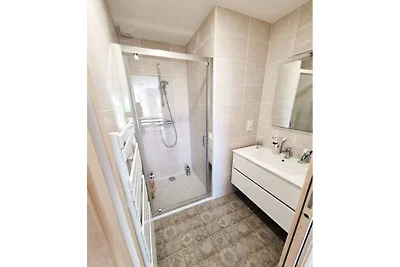 Moderne villa van 710 m² op 100 meter van het...