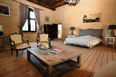 Rustikales Chateau mit Pool und Aussicht bei...