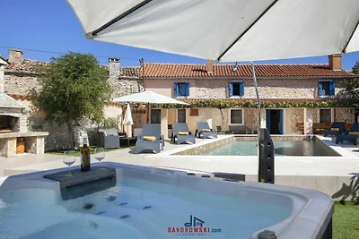 Ferienhaus in Barban mit Schwimmbecken