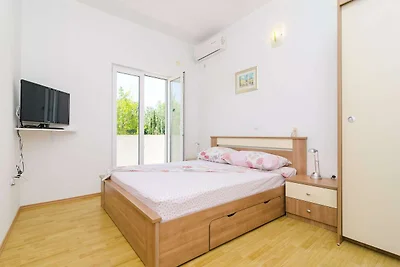 Apartments & Rooms Barišić - Studio Apartment...