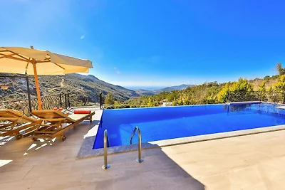 Finca in Kalkan mit Schwimmbecken