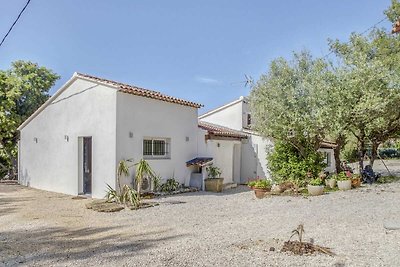 Moderne Villa mit privatem Pool