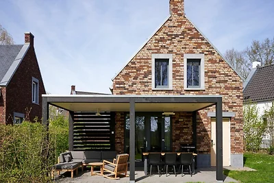 Bella villa con veranda a 4 km da Maastricht