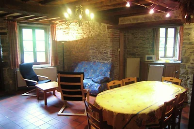 Vakantiehuis in Treignes met tuin