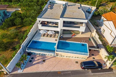 Villa Stipea - Four Bedroom Villa with Swimmi...