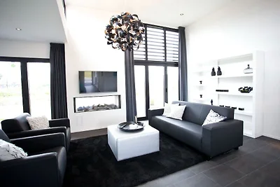 Luxurious house with a gas fireplace