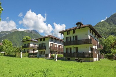 Casa Lori leży w Pieve di Ledro.