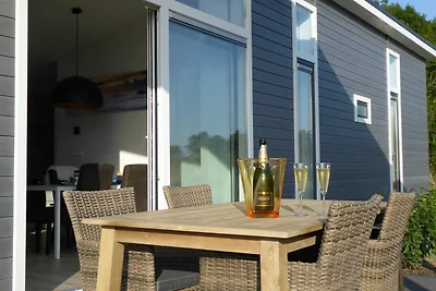 Modern chalet vlakbij de Oosterschelde