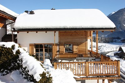 Ruhiges Chalet mit Swimmingpool in...
