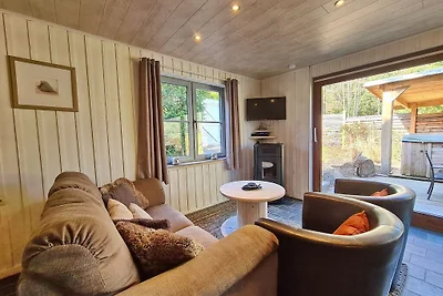 Chalet mit Whirlpool in Durbuy