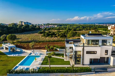 Villa in Pula mit Pool und Sauna
