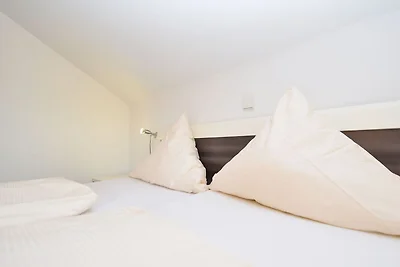 2 separate Wohnungen mit Balkon an der...