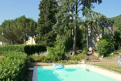 Casa colonica toscana a Lucca con piscina