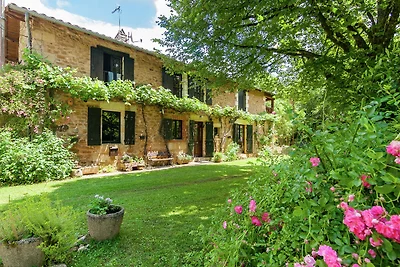 Grande casa colonica con giardino privato
