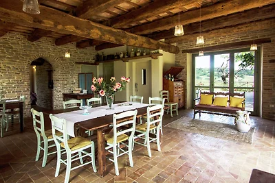 Bellissima villa a Barchi con piscina privata