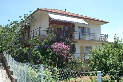 Appartamento a Vinisce con vista mare