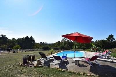 Ferienhaus in der Aquitaine mit Pool und groß...