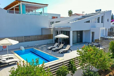 Villa auf Kreta mit Pool am Sandstrand