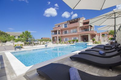 Exquisites Villa-Apartment mit eigenem Pool i...