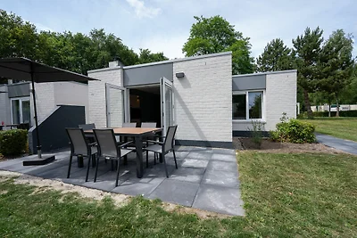 Neu gestalteter Bungalow, in der Nähe des Hun...