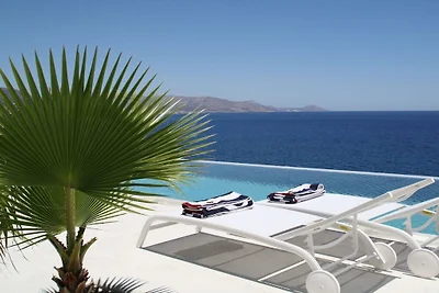 Kuro Beach House