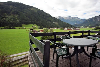Ruhiges Chalet mit Pool in Wald im Pinzgau