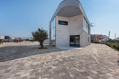 Exotisches Ferienhaus in Vir mit Sauna
