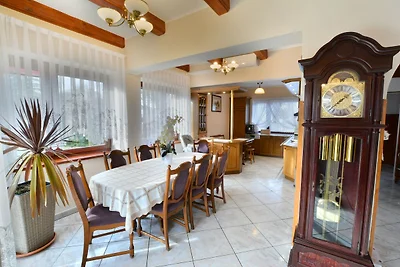 Ferienvilla mit Garten und Sauna, direkt am...