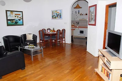 Ferienwohnung in Senj mit Schwimmbecken