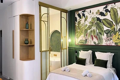 Home Chic Die Comedy Suites