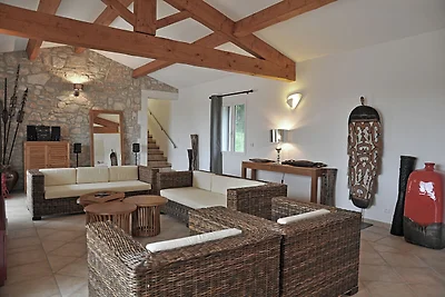 Ferienhaus mit Aussicht und privatem Pool