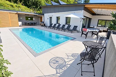 Villa in Tirol mit Pool